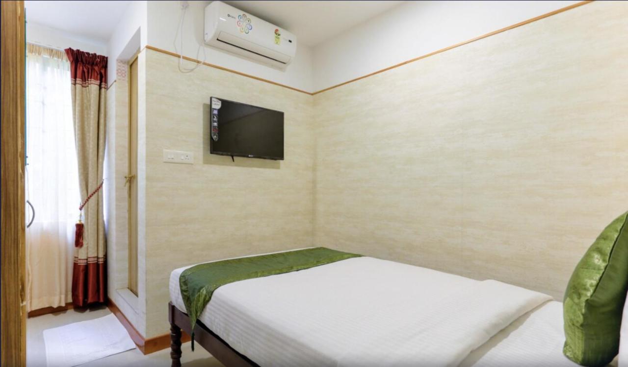Heaven Gardens Hotel Kochi Luaran gambar